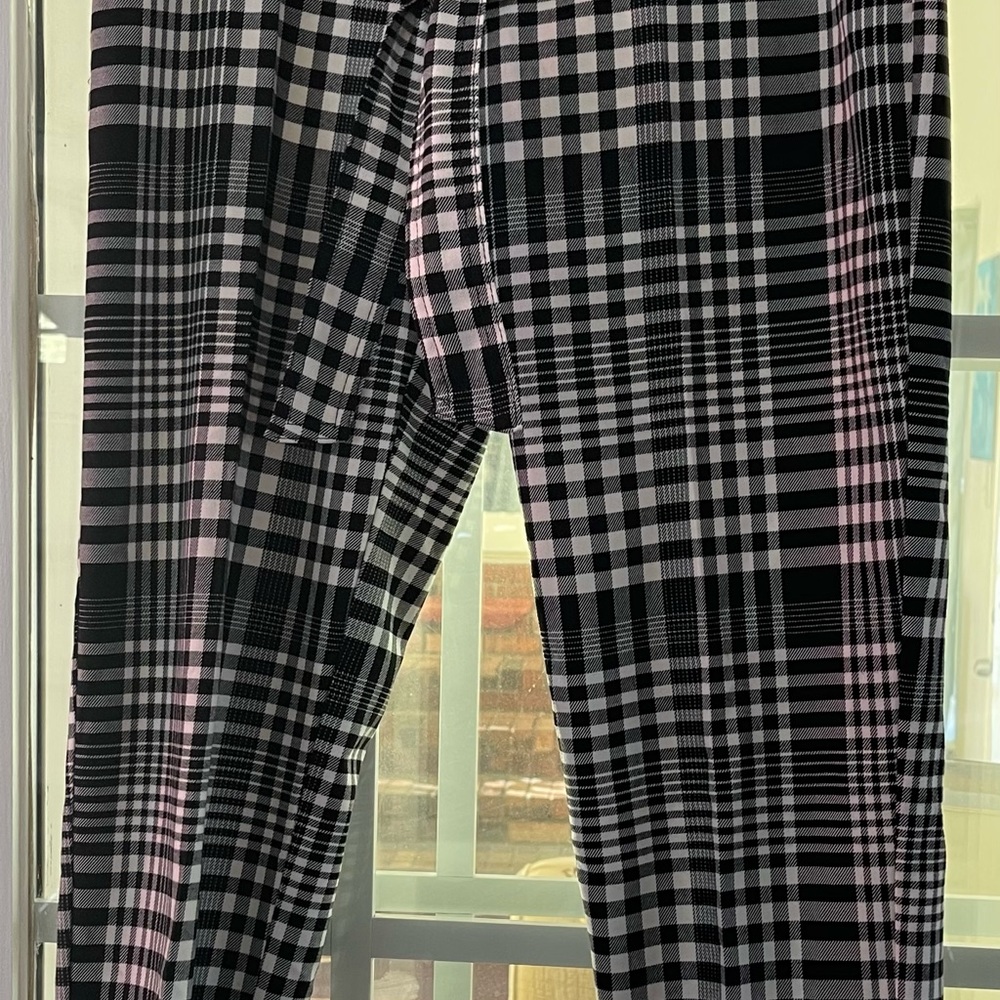 Blk/Wht Pants with tie belt and front pockets